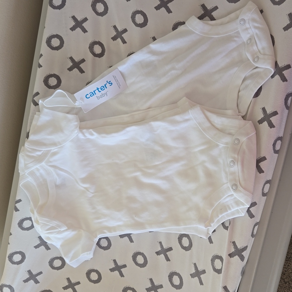 NWT Carter's Onesies (5 pack)